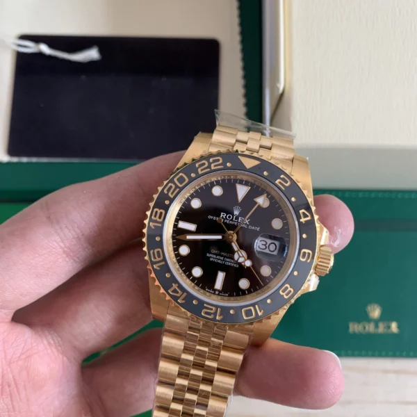 Alternative view of Superclone Rolex GMT-Master II Black Dial 126718GRNR