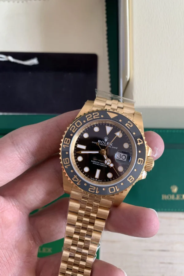 Alternative view of Superclone Rolex GMT-Master II Black Dial 126718GRNR