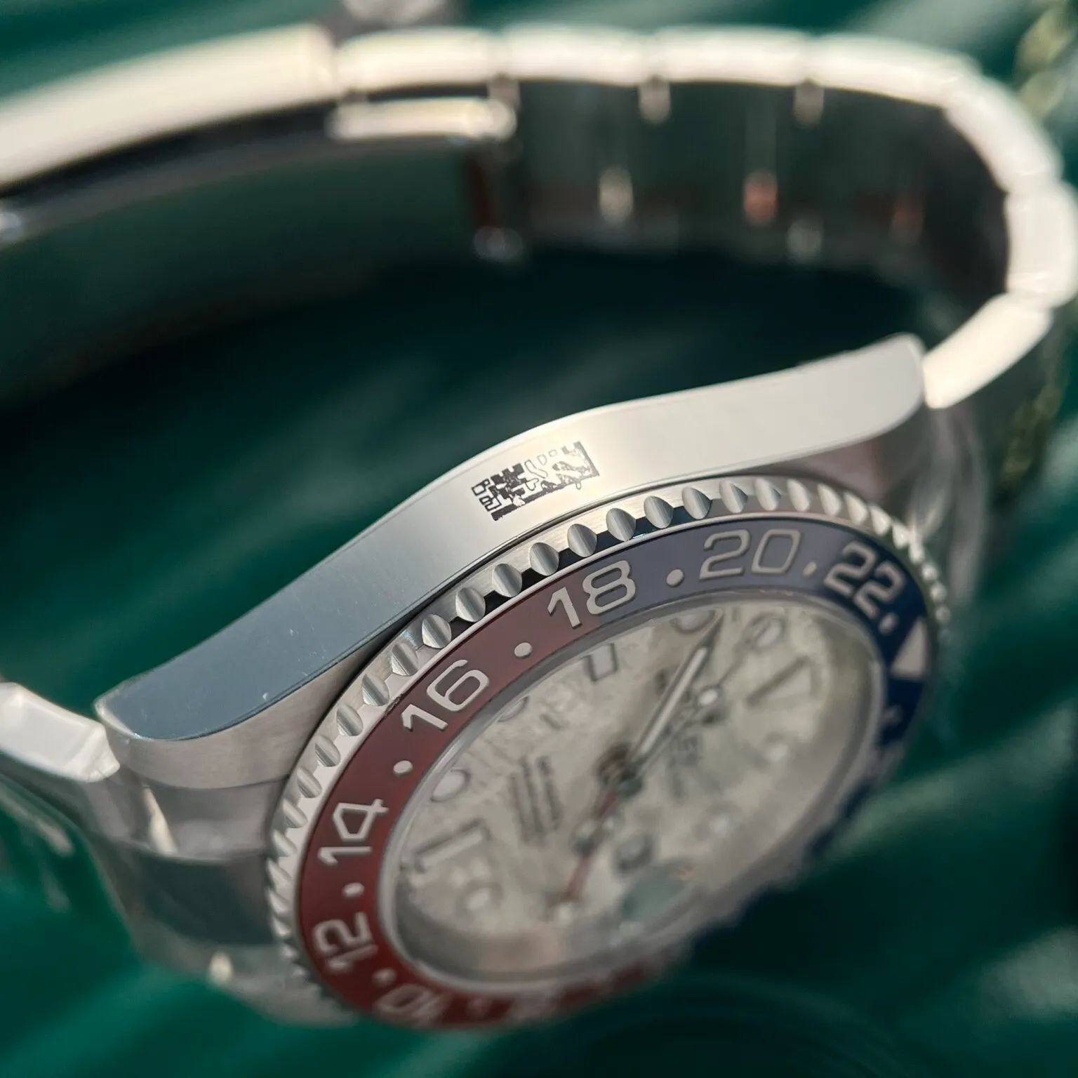 Replica Rolex GMT-Master II Meteorite Dial 126719BLRO “Superman” - Image 8