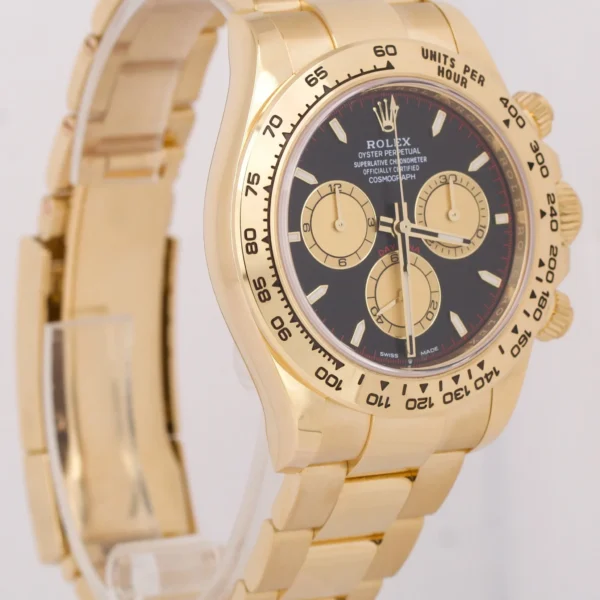 Alternative view of Rolex Daytona Intense black Dial 126508