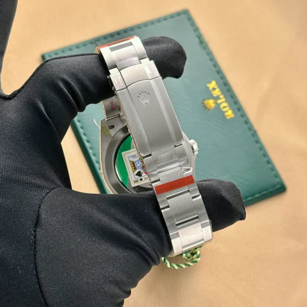 Replica Rolex Oyster Perpetual Black Dial 124300 41 mm - Image 10