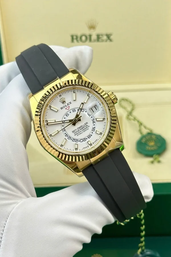 Alternative view of Superclone Rolex Sky-Dweller Intense white Dial 336238