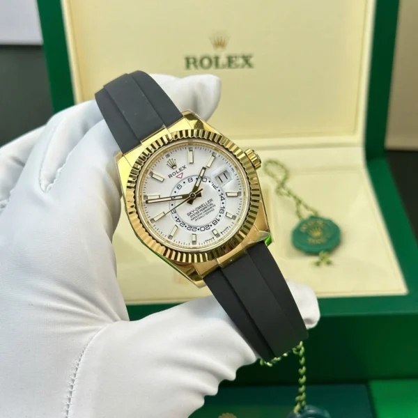 Alternative view of Replica Rolex Sky-Dweller White Dial 326238