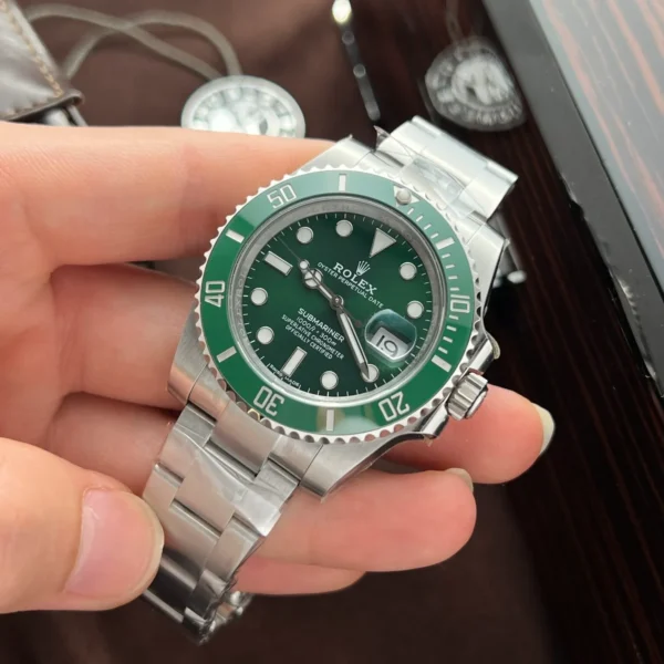 Alternative view of Superclone Rolex Submariner Green Dial 116610LV “Hulk”