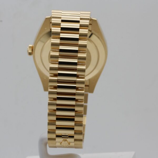 Superclone Rolex Day-Date Black Dial 228238 40 mm - Image 4